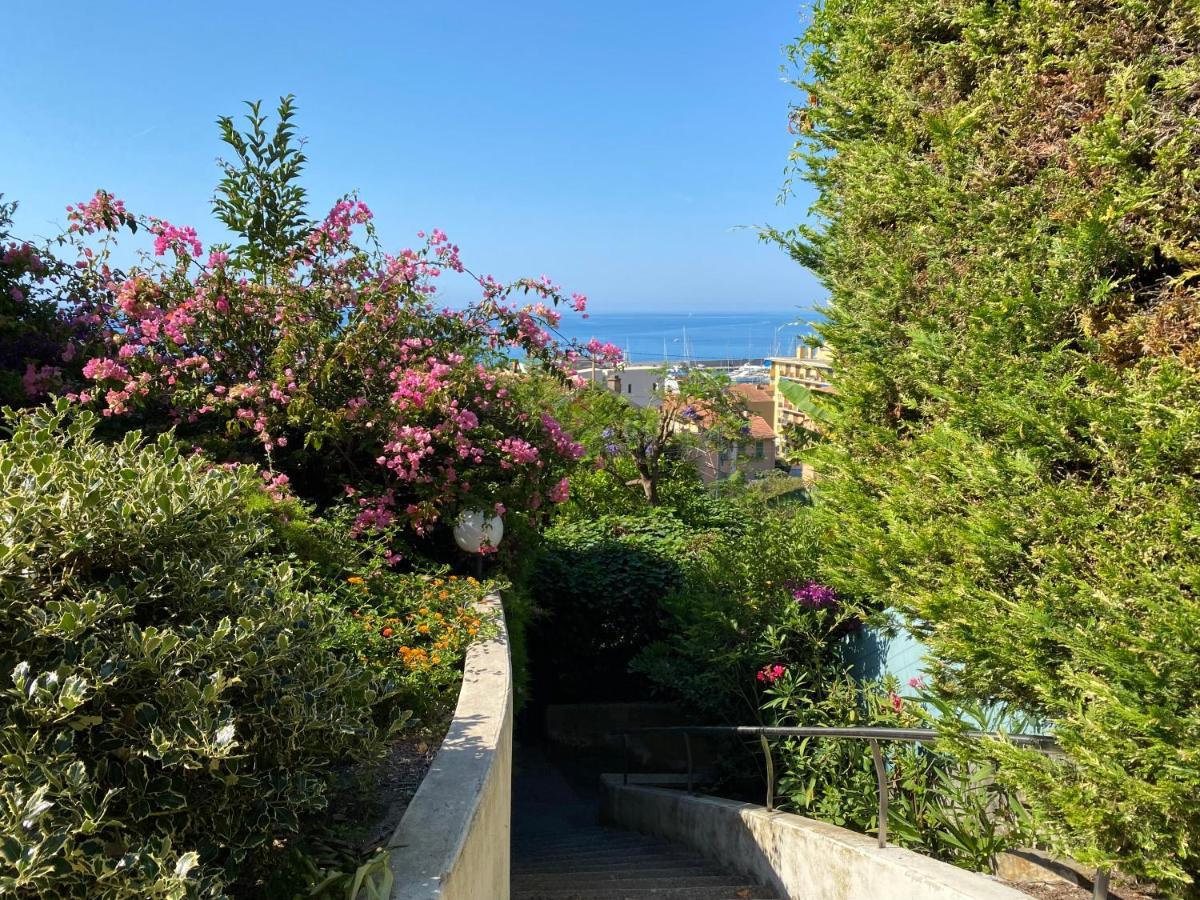 Mansfield Vue Carte Postale Terrasse Piscine Calme Port A 200M A Pied Apartment Menton Bagian luar foto